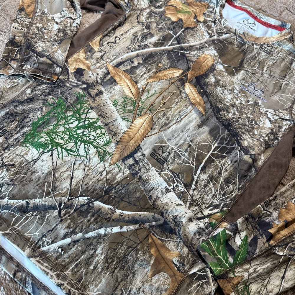 Realtree Edge Camouflage Shirt with Scent Control - Picture 2 of 5